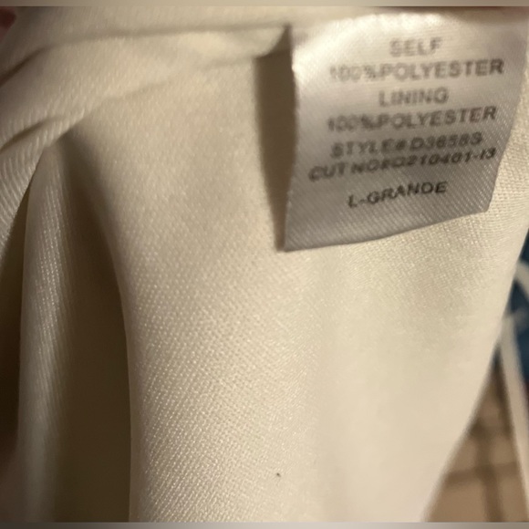 Beautiful floral short dress - Picture 7 of 9